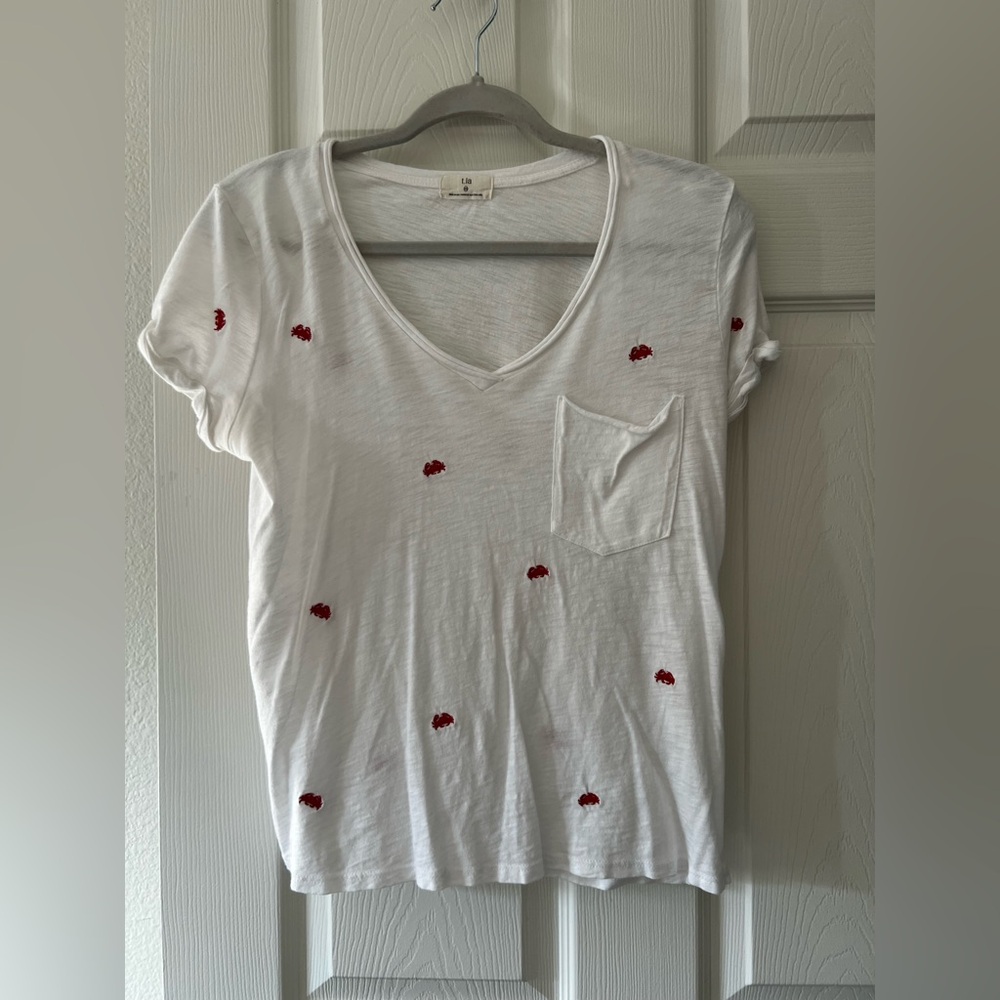 T.La Fitted White embroidered crab Pattern Tee